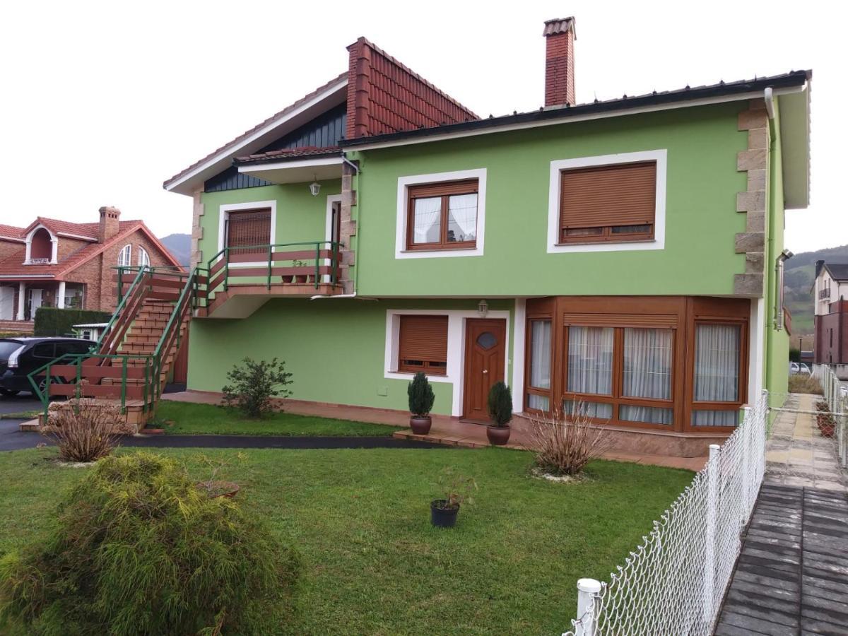 Higueras -casa Con Jardin- Holiday home Pomaluengo
