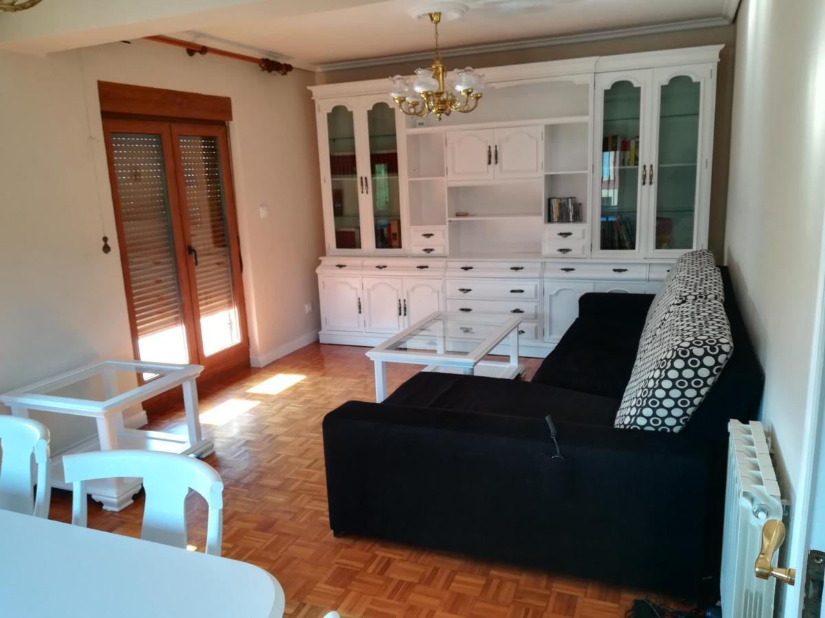 Higueras -casa Con Jardin- Holiday home Pomaluengo